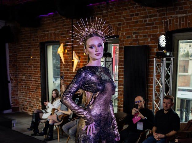 Fashion show at Selection — look 4